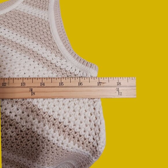 Dunnes Sleeveless & Vest Crochet Sweater Tank Top beige/White Small - Picture 8 of 10